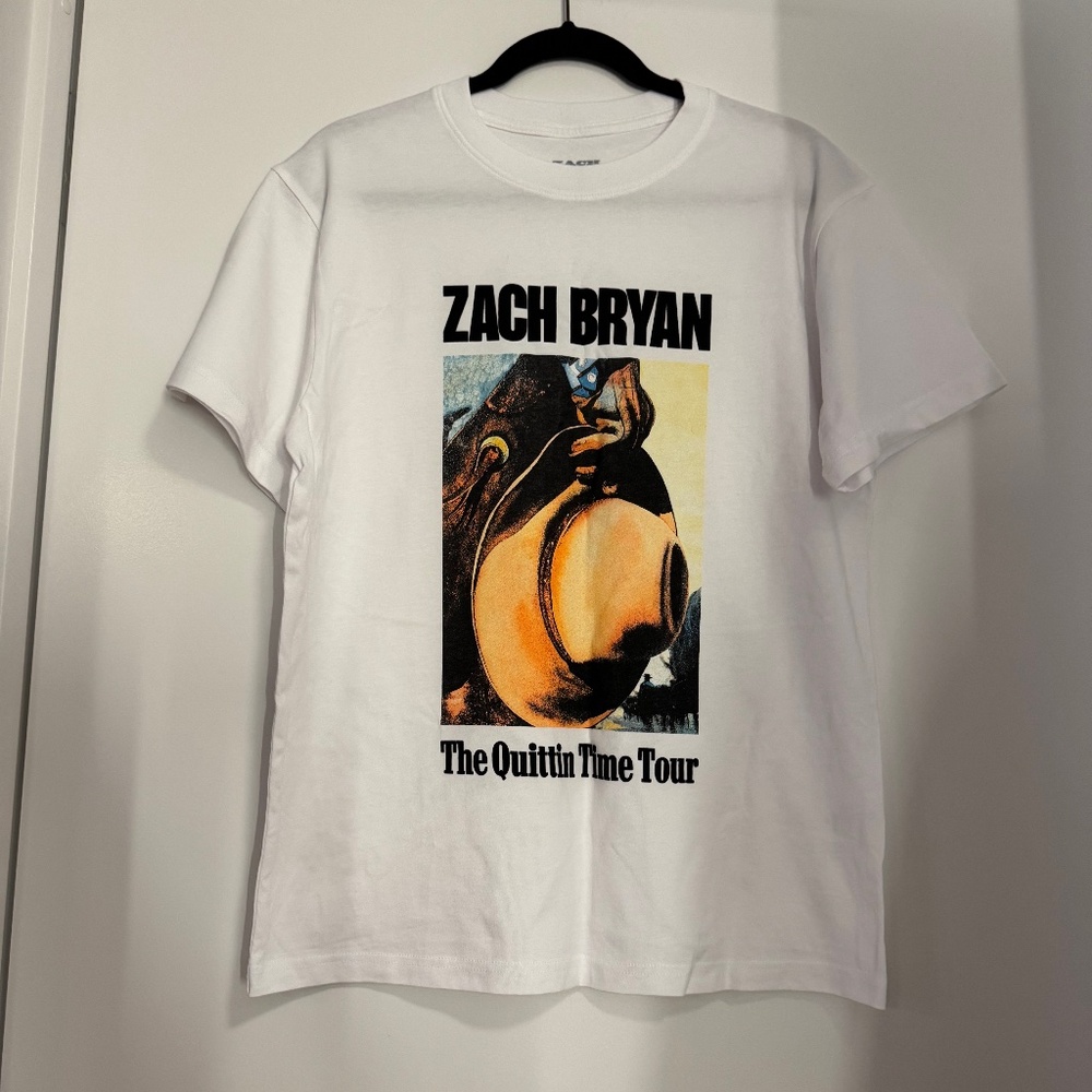 Zach Bryan Concert Tshirt Sz Small (fits like a Large) NWOT